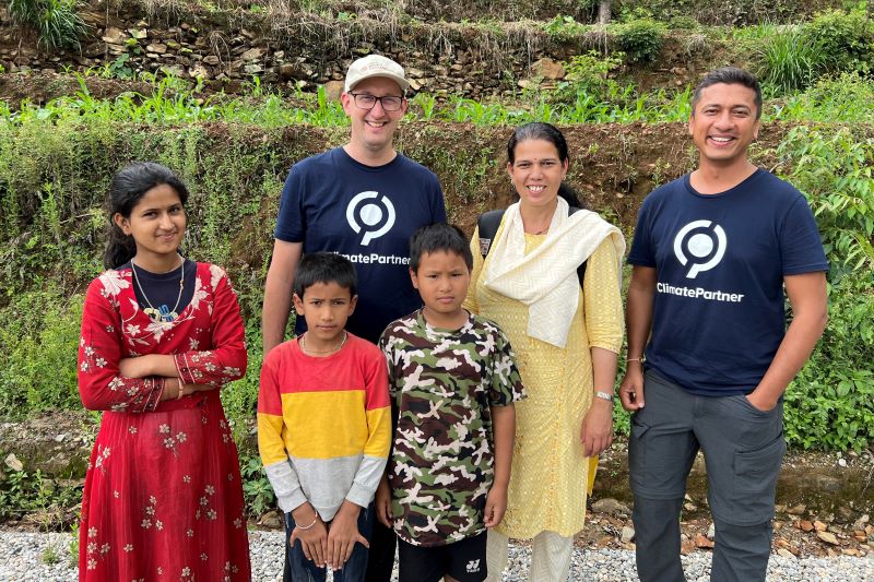 ClimatePartner employees meet family in Nepal